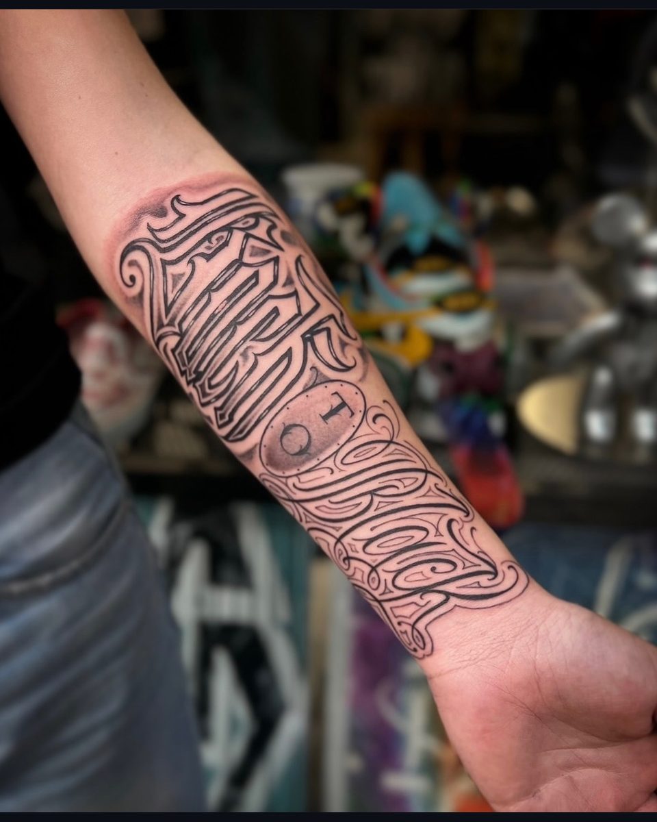 Tatuaje Black and Grey — Mr Otaf